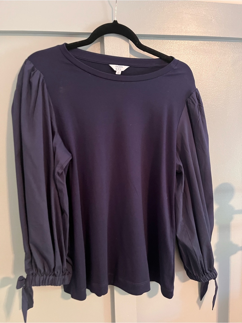 crown & ivy Navy Long-Sleeve Puff Top with Tie Cuffs